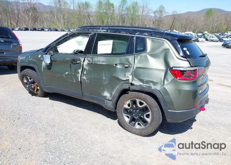 2018 Jeep Compass Trailhawk 4X4 из США, поврежденный, VIN 3C4NJDDB0JT241163